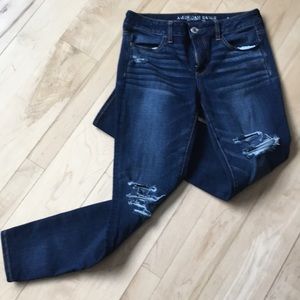 American Eagle distressed jegging